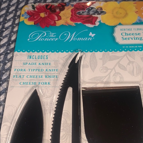 The Pioneer Woman Heritage Floral Serving Set - Picture 4 of 4